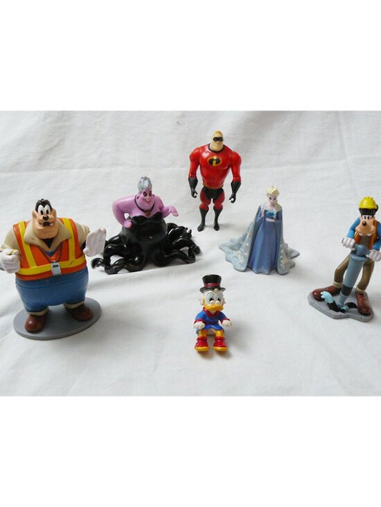 LOT 6 Mixed Disney mini vinyl figures SCROOGE MCDUCK GOOFY ELSA URSULA + - Picture 1 of 1
